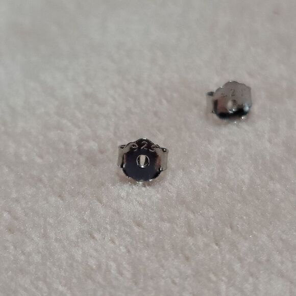 Red Earrings - Picture 3 of 6